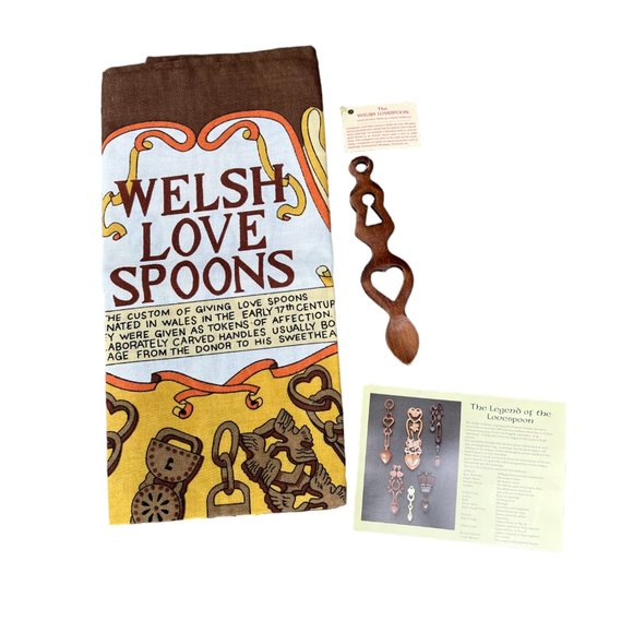 Vintage NWT Welsh Hand-Carved Lovespoon & 100% Cotton Printed Tea Towel Set - Picture 10 of 10